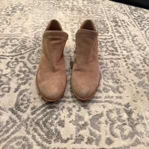 Lucky Brand Size 9 Suede Booties